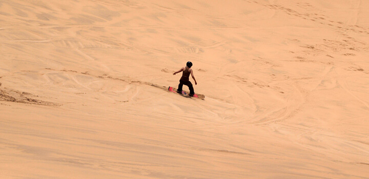 dubai sand boarding