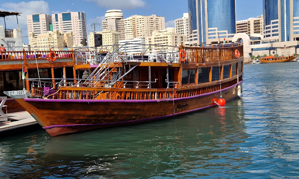 Dhow Cruise on Dubai Creek