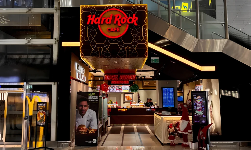 Hard Rock Cafe (Concourse B, near Gate 25) 